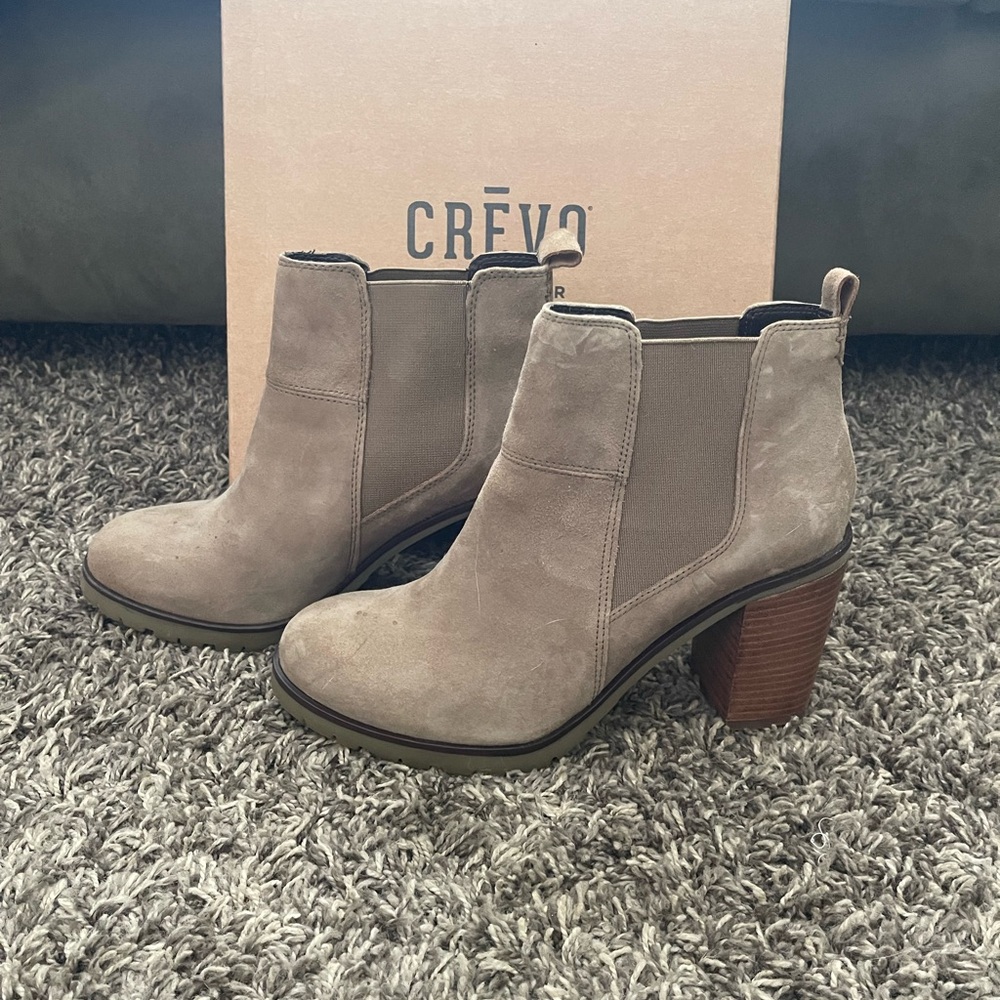 Buckle Women's Taupe Ankle Booties